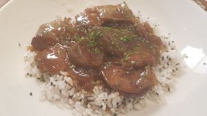 Chinese stir fry with aubergine, shiitake mushrooms and rice at La Mujer de Verde in Mallorca