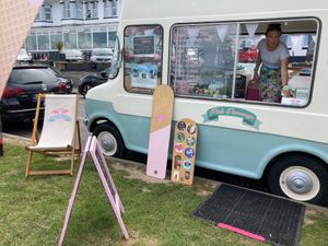 Such a cool truck and set up 😍 at Pink Flamingo Vintage Ice Cream Van in Newquay