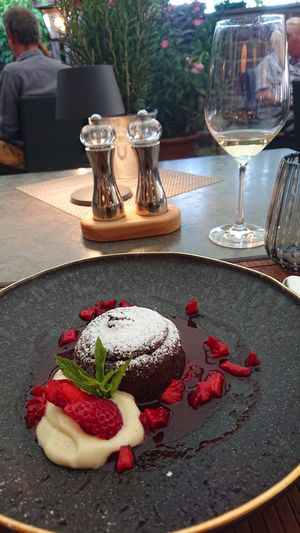 Tortino cioccolato e fragole at Zum Turm in Kastelruth