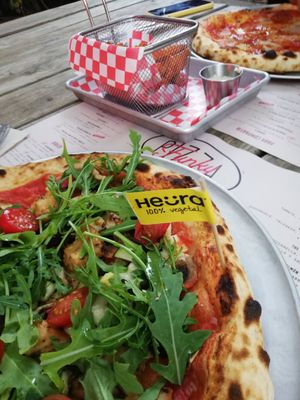 Tiras de boniato buenísimas! También una pizza muy rica at Disco House Funky Pizza in Palafrugell