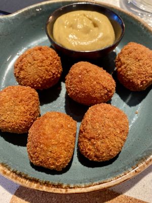 Vegan bitterballen  at Juuls Domburg in Domburg