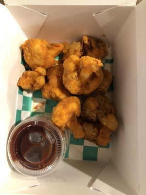 Hue Wings  at Hue Cafe & Apothecary in Owings Mills