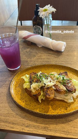 Toast de tempê com limonada  #Veganuary at Camelia Ododo in Sao Paulo
