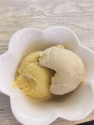 Vegan ice cream. Peach and vanilla. at Loving Hut Gangnam-gu - 러빙헛 in Seoul