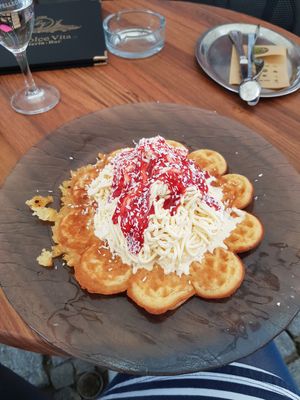 Spaghetti Eis + Waffel (fully vegan) at La Dolce Vita in Lueneburg