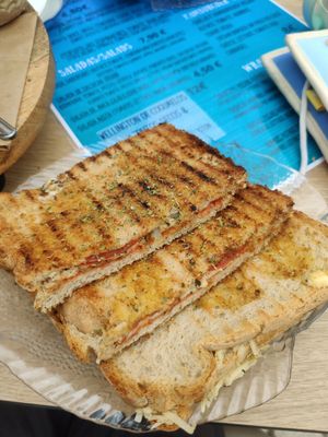 Pizza Toastadas 4,80€ at Sabor'art Café in Nazare