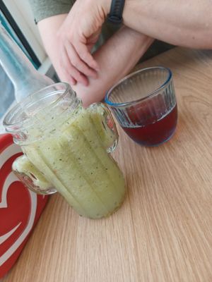 Smoothie and lemonade at Sabor'art Café in Nazare