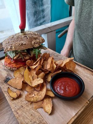 Vegan burger at Sabor'art Café in Nazare