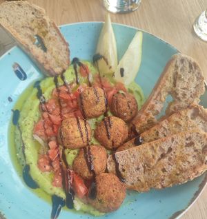 falafel and toast, with avocado was really good at Sabor'art Café in Nazare