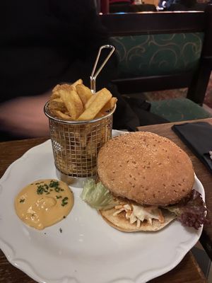 Vegan Jackfruit Burger 🍔 at John Scott's in Lund