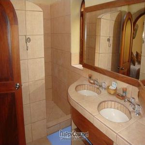 Bathroom at Willka Tika Garden Resort in Urubamba