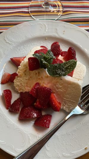 Veganer Holunderblüten parfait  at Gasthaus Bürgerstüble in Sankt Peter