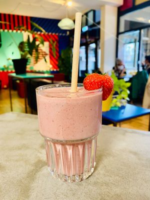 Vegan Cherry Fit Smoothie at Joop in Schoorl