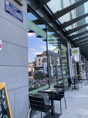 Table extérieur. at Bioloco in Genval