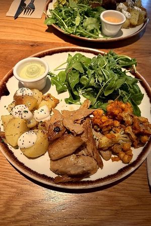 Market food (you can customise it) at Margarito in Valencia