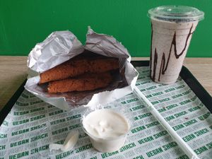 Peri tenders with garlic and herb dip (oreo shake) at Vegan Shack - Piccadilly Gardens in Manchester