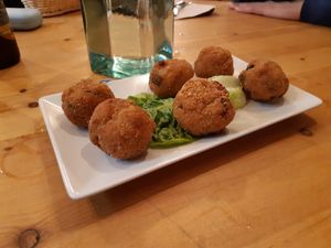 Starter / Croquettes at La Pajareria in Madrid