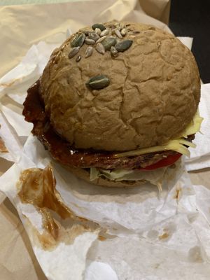 B.P.M. Burger with bbq sauce at 21-10 Fast & Healthy in Bitola