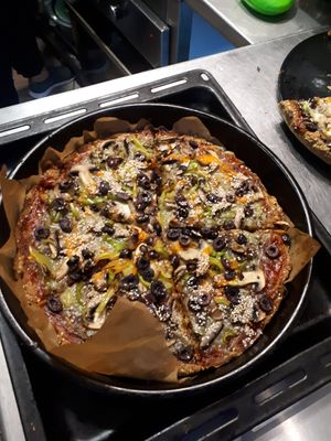 Vegan pizza at 21-10 Fast & Healthy in Bitola