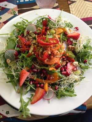 nice raw vegan dish (watch out viniger) at Izibiliboco in Hasselt