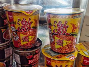 Instant noodles at Nature Vegetarian Delights 大自然素食 - Bukit Purmei in Central Singapore