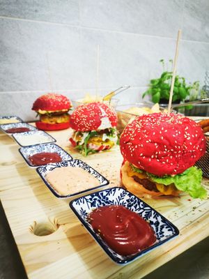 Burgers 💯 beyondmeat🍔 at Ninas Place  in Razanac