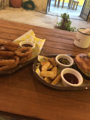Mmmmmmm burger & onion rings   at Crush in Merida