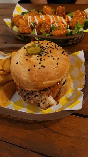 BAE Burger and Salat with Bonless Meatballs at Crush in Merida