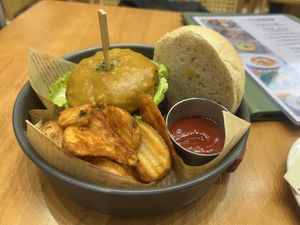 Omnipork burger  at Vega Vega - Nordeste in Macau
