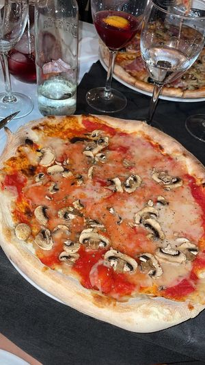 Pizza funghi at La Terrazza in Valencia