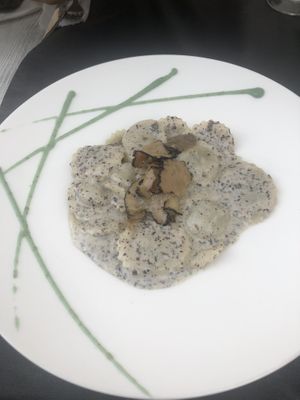 Vegan Truffle-Cream Ravioli (15,90€) at La Terrazza in Valencia