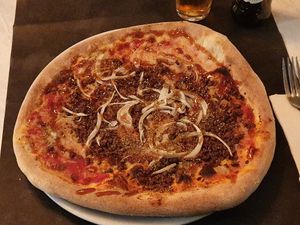 Vegan BBQ pizza with soy meat like pieces at La Terrazza in Valencia