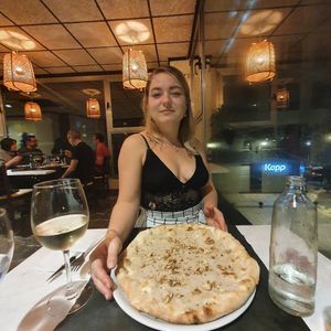 Pizza queso y nueces, possible with agave! at La Terrazza in Valencia