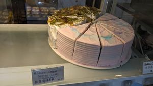 Matcha cream sponge cake / bubble joy cake at Flourish Cafe 繁荣素食咖啡厅 in West Singapore