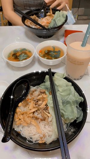 Handmade noodles at Flourish Cafe 繁荣素食咖啡厅 in West Singapore