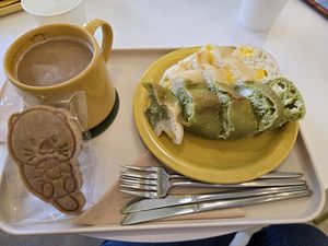 Cheezebread and caramel latte at Vegan Veganing in Seoul