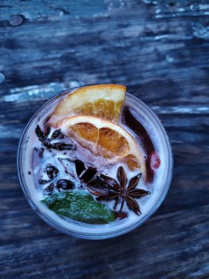 Alcohool-vrij gluwijn at Vegan Food Tour Utrecht in Utrecht