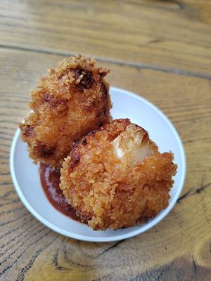 Cauliflower wings at Vegan Food Tour Utrecht in Utrecht