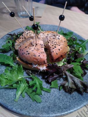 Delicious burger at Vegan Food Tour Utrecht in Utrecht