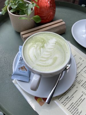 Matcha latte met sojamelk  at First Eet in Arnhem