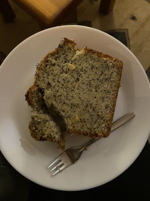 Lemon poppyseed cake  at First Eet in Arnhem
