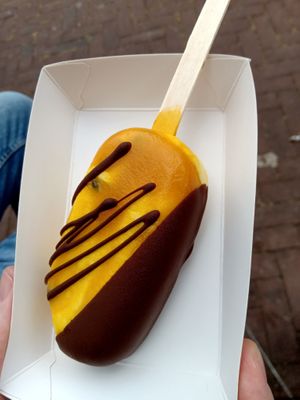 Mango passionfruit popsicle with chocolate dip at First Eet in Arnhem