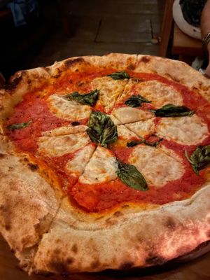 Margarita pizza at Pizza Papi in Tulum