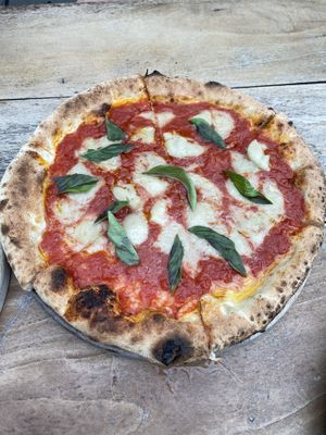 Pizza Margarita  at Pizza Papi in Tulum