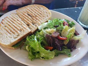 Side salad 🥗 was delicious 😋 at Freesoulcaffe in Tustin