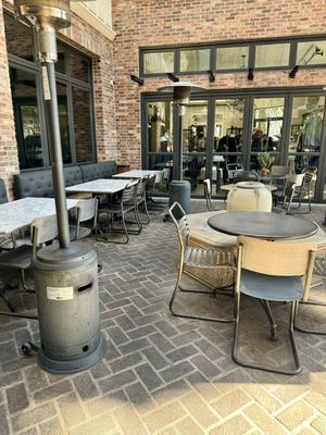 Outdoor Seatingg  at Freesoulcaffe in Tustin