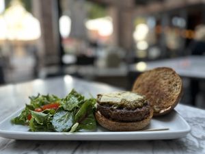 Burger  at Freesoulcaffe in Tustin