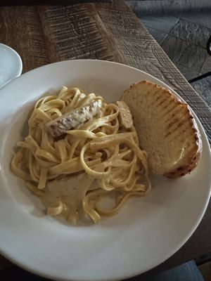 Alfredo with chicken   at Freesoulcaffe in Tustin