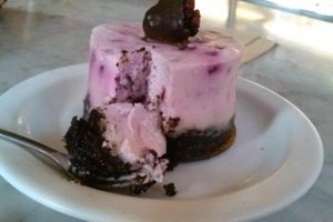 Berry cheesecake at Freesoulcaffe in Tustin