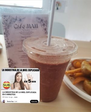 Labor of Love smoothie [fresa🍓, guineo/banana🍌, dark 🍫chocolate (organic cacao powder) & leche de coco🥛🥥 homemade] at Café MAM in Carolina